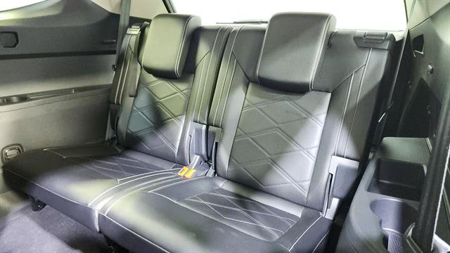Used 2025 Volkswagen Atlas SE FWD image 23