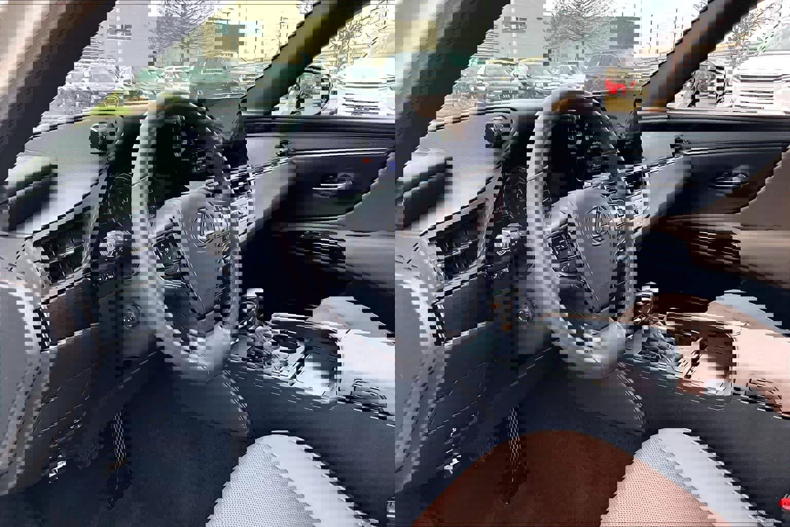 Used 2024 Lexus ES 300h w/ Premium Package image 14