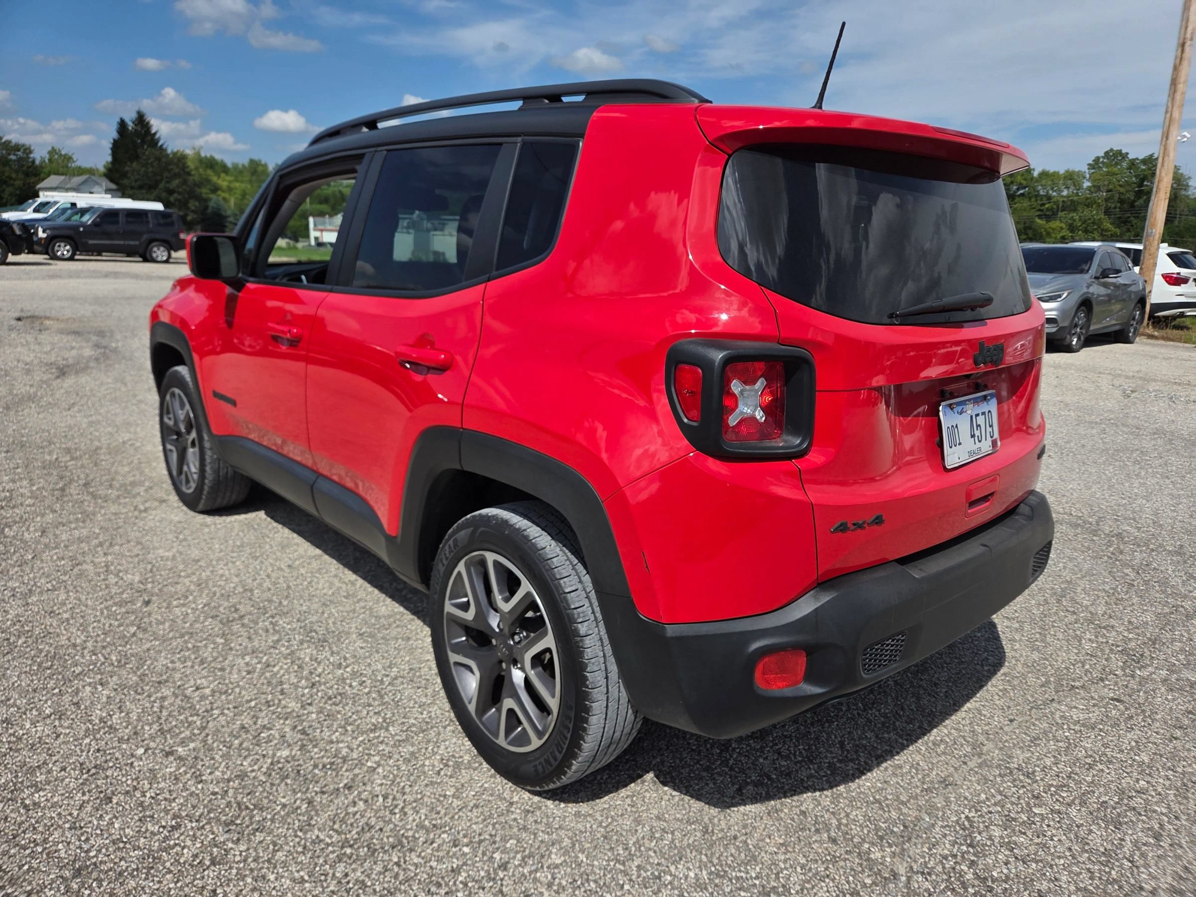 Used 2018 Jeep Renegade Latitude w/ Cold Weather Group AWD/4WD image 6