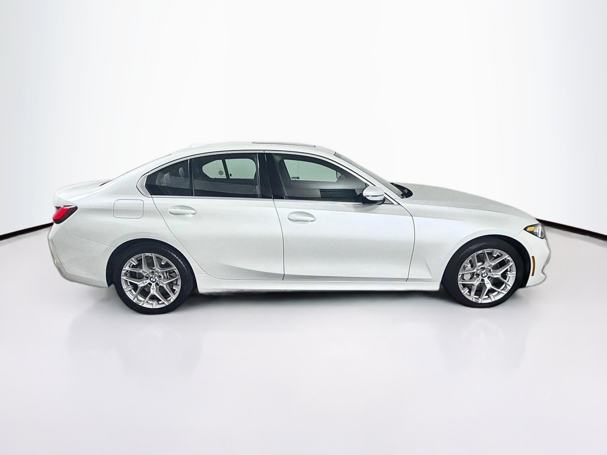 Used 2025 BMW 330i Sedan w/ Convenience Package RWD image 10