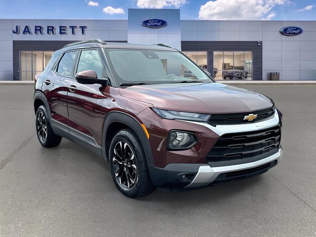 Used 2022 Chevrolet TrailBlazer LT w/ Convenience Package FWD image 1