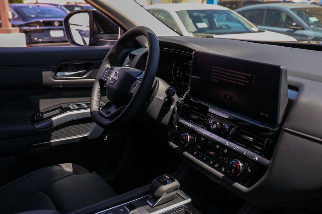 New 2026 Nissan Pathfinder SL FWD image 20
