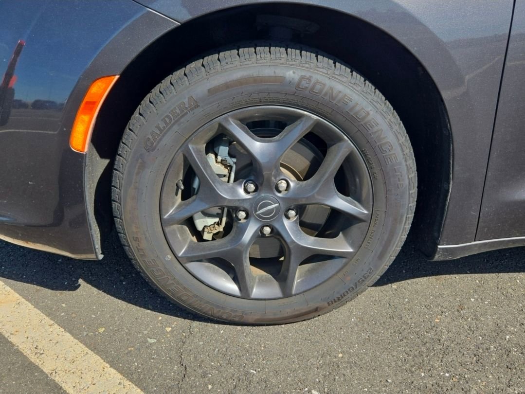 Used 2018 Chrysler Pacifica Touring Plus w/ S Appearance Package image 16