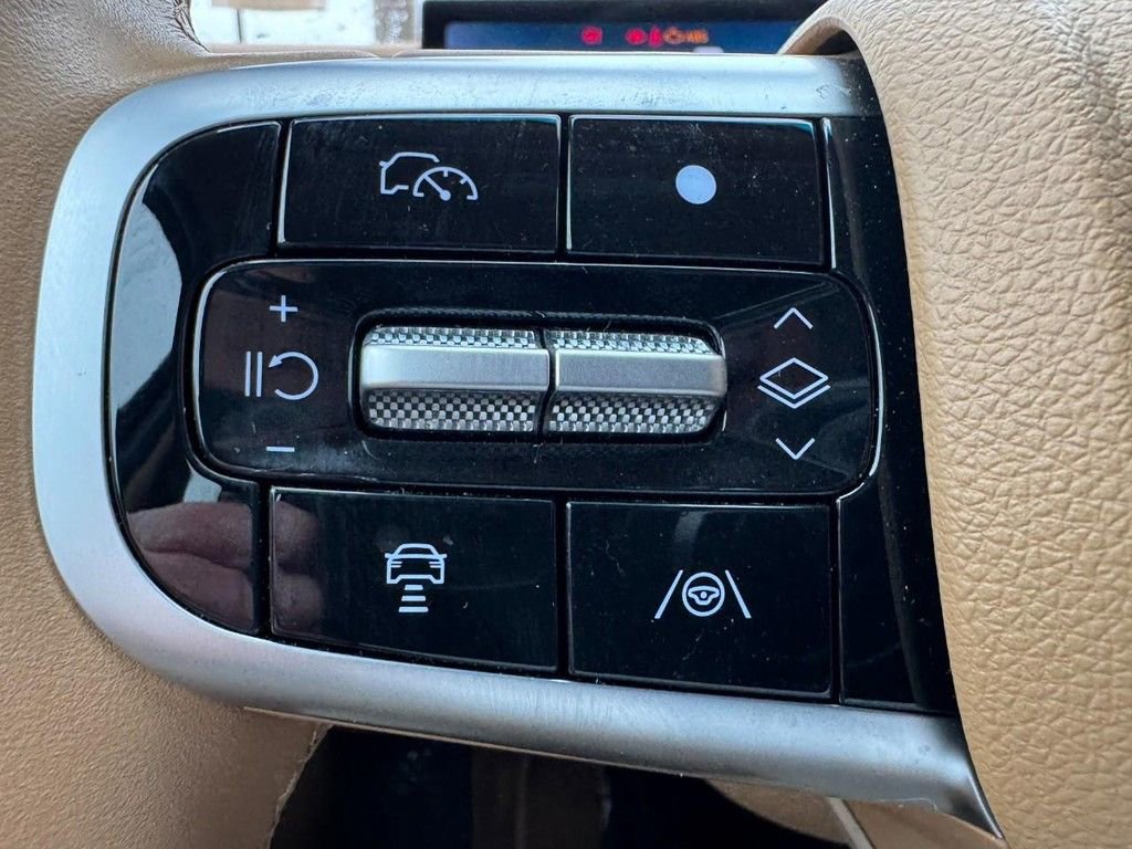 Certified 2025 Genesis G80 2.5T image 17