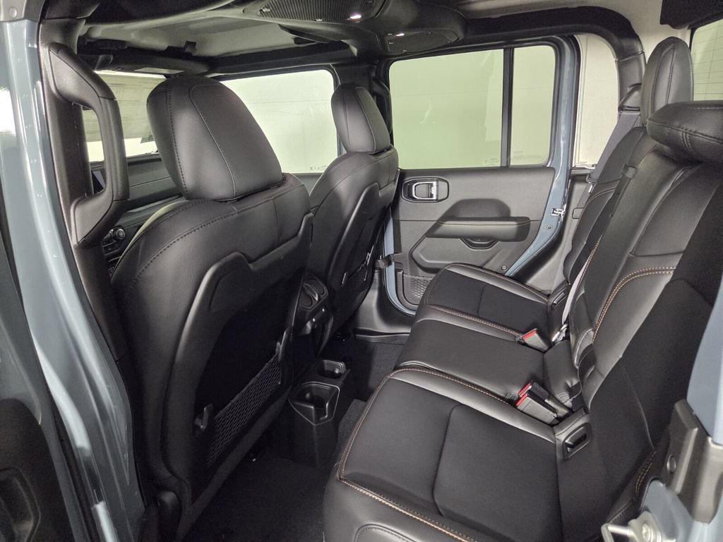 New 2026 Jeep Gladiator Sport AWD/4WD image 18