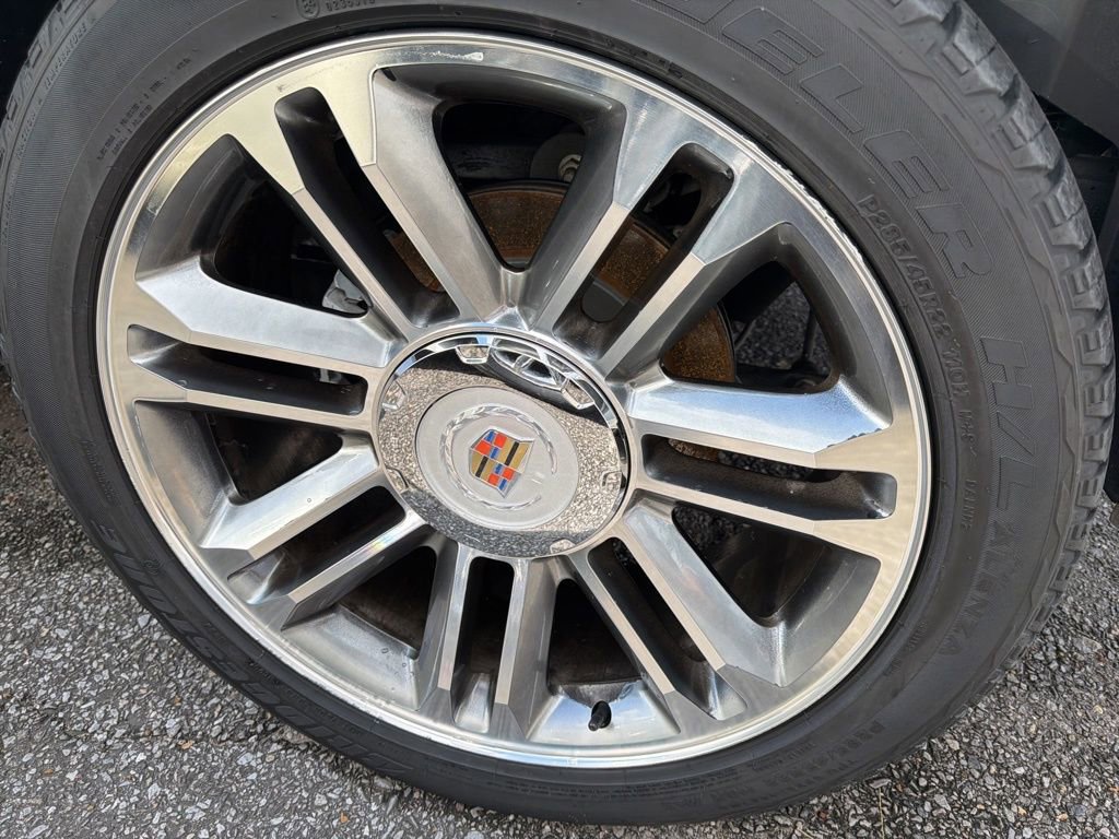 Used 2013 Cadillac Escalade Premium image 18