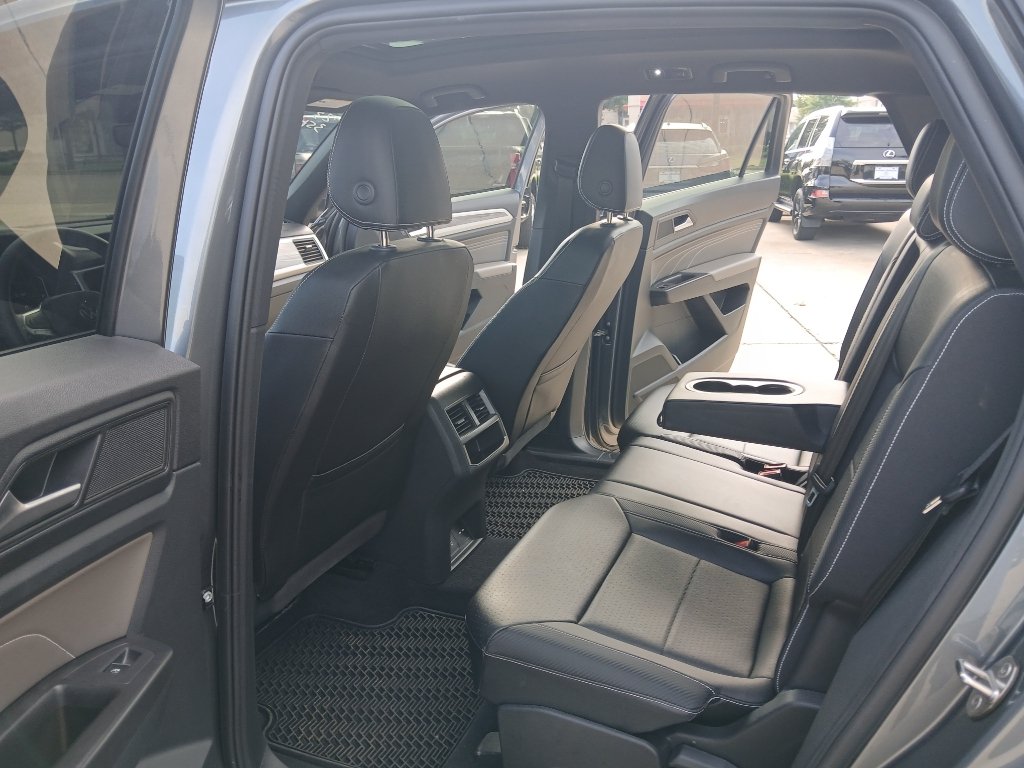 Used 2023 Volkswagen Atlas Cross Sport SE w/ Panoramic Sunroof Package FWD image 19
