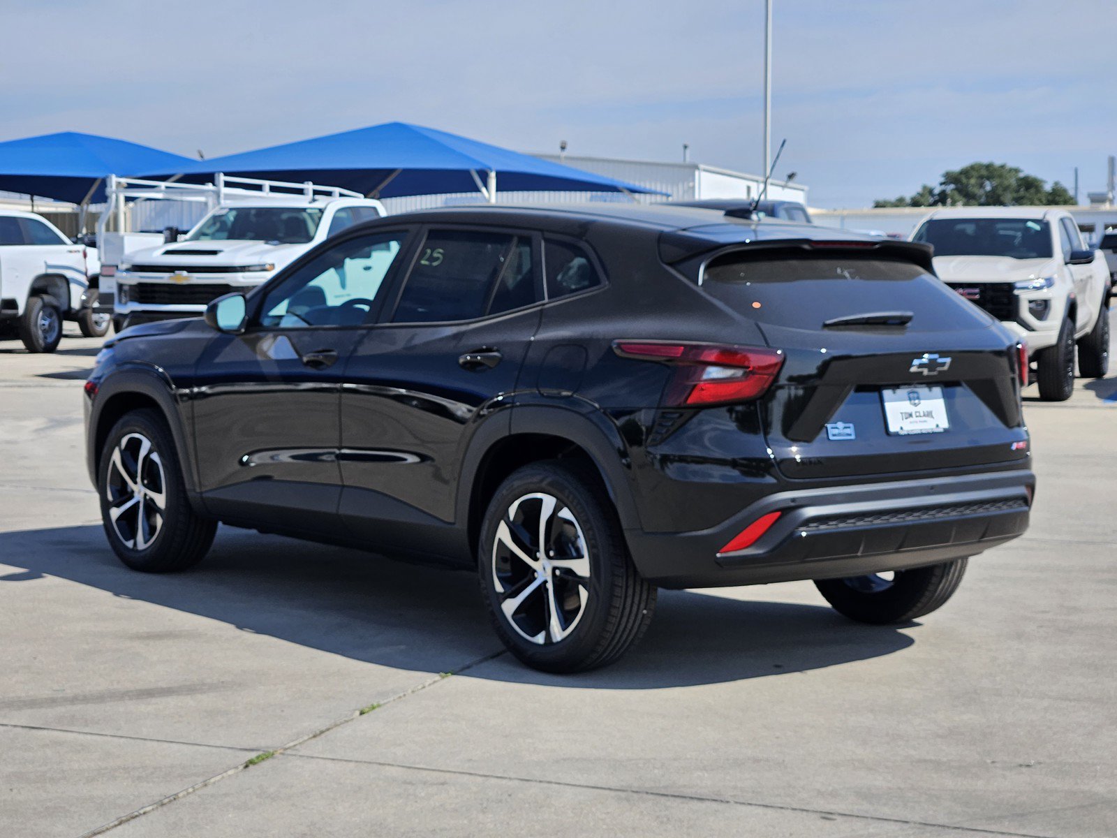 New 2026 Chevrolet Trax RS w/ Sunroof Package FWD image 3
