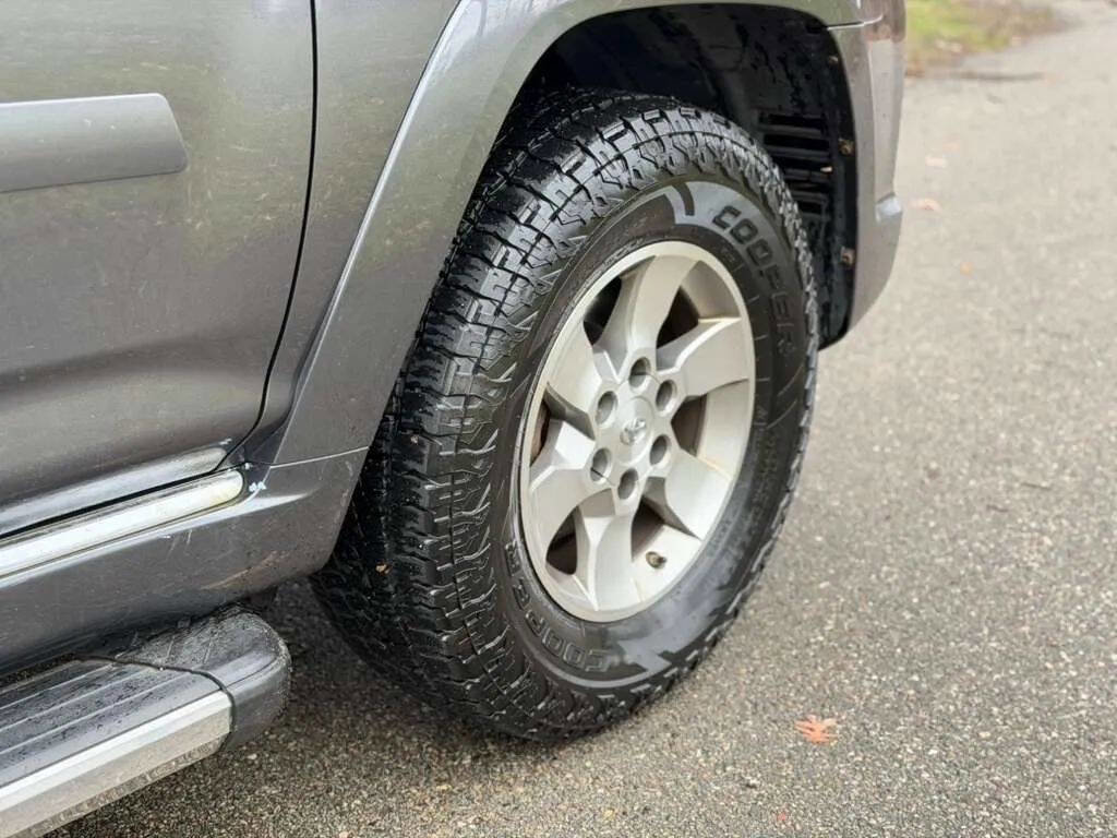 Used 2013 Toyota 4Runner SR5 w/ Convenience Pkg image 23