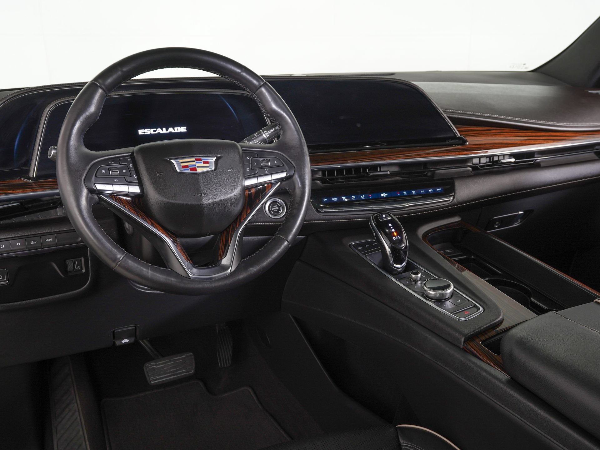 Used 2022 Cadillac Escalade Premium Luxury AWD/4WD image 15