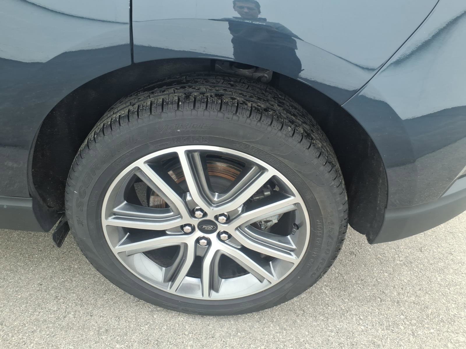 Certified 2024 Ford Edge Titanium w/ Equipment Group 301A image 8