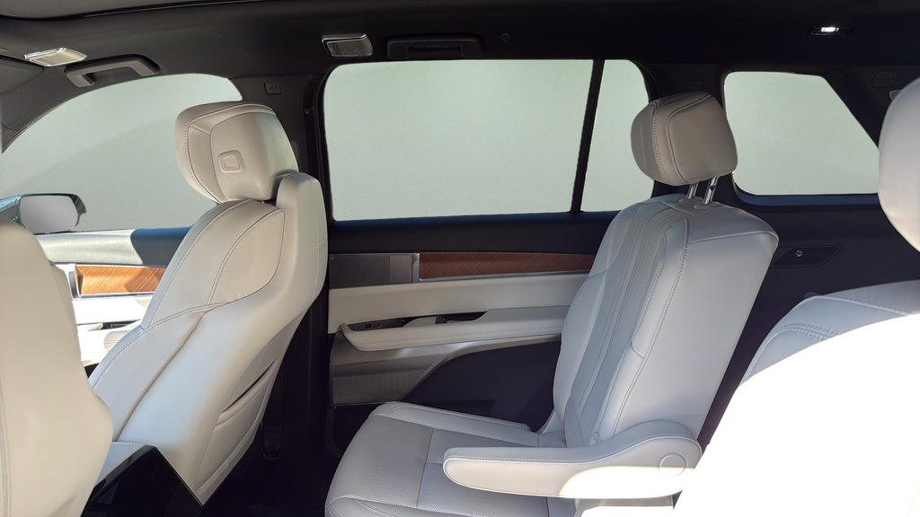 Used 2026 Cadillac Vistiq Sport w/ LPO, Floor Liner Package AWD/4WD image 24