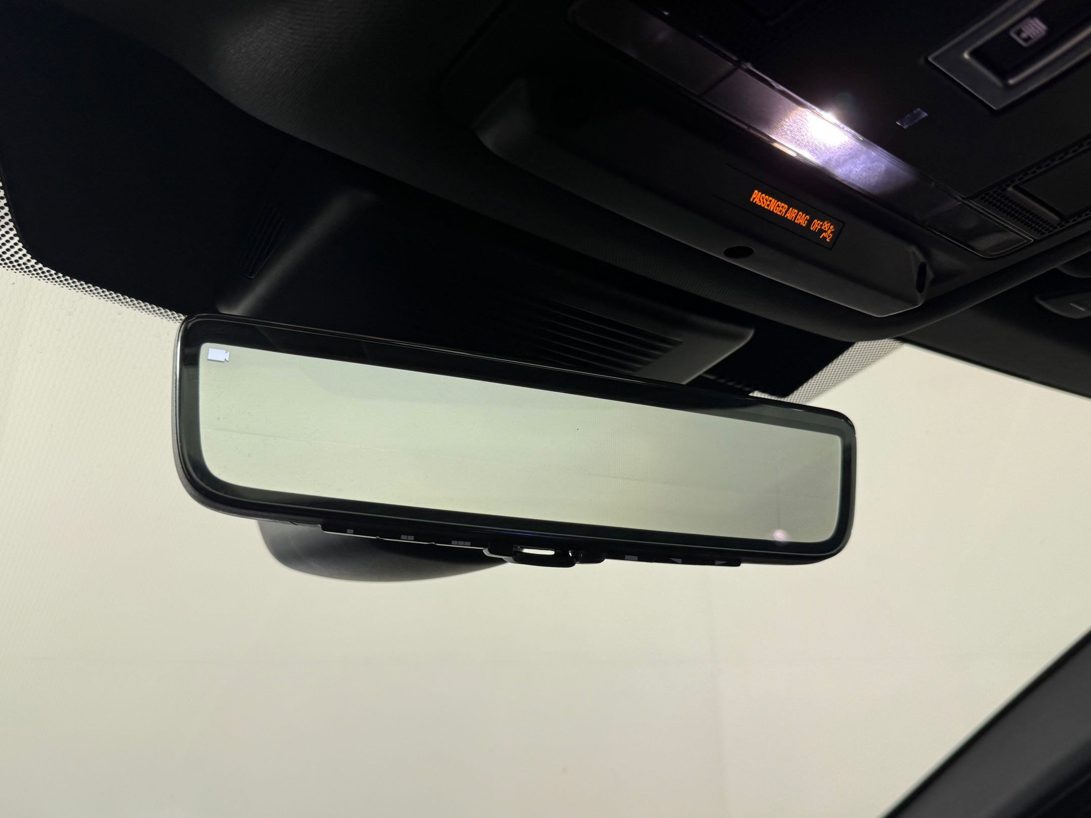 Used 2020 Land Rover Discovery Sport SE R-Dynamic AWD/4WD image 20