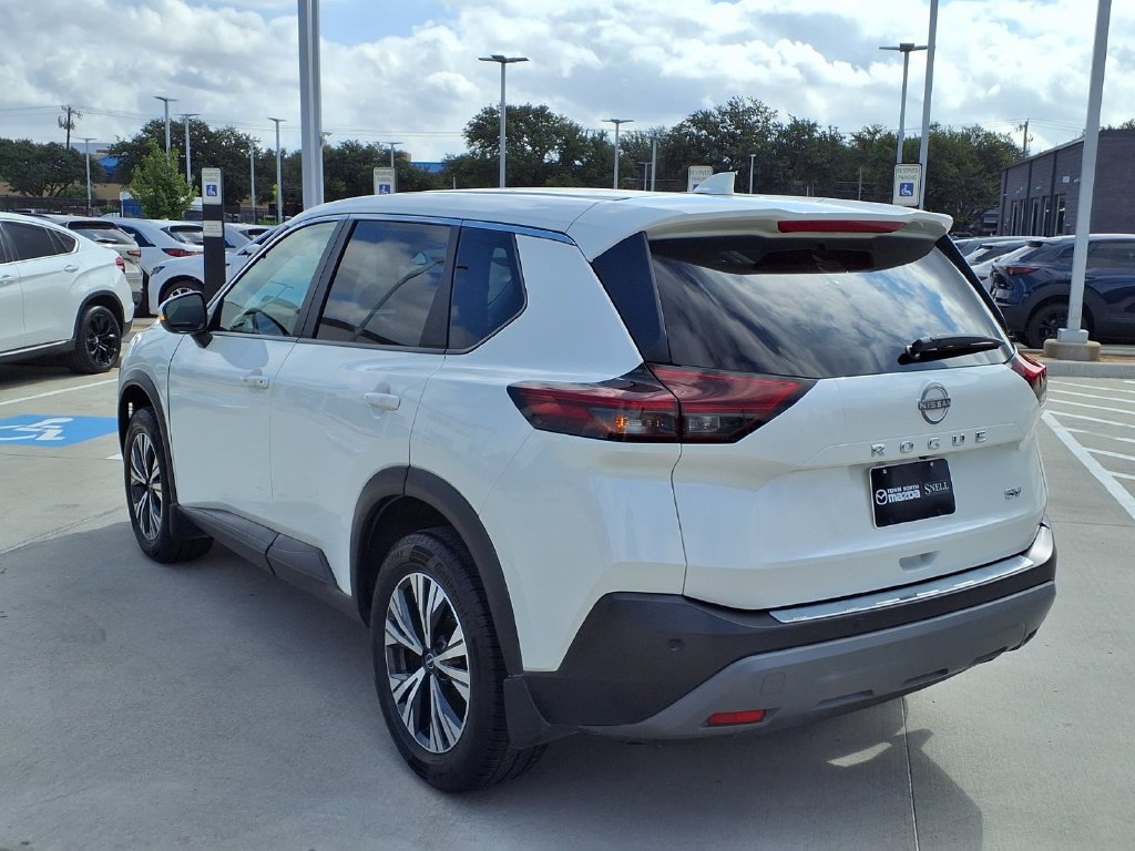 Used 2022 Nissan Rogue SV FWD image 5