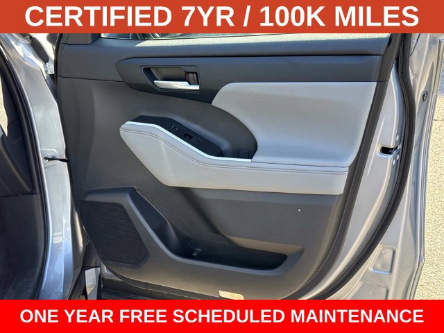 Used 2023 Toyota Highlander XLE FWD image 8