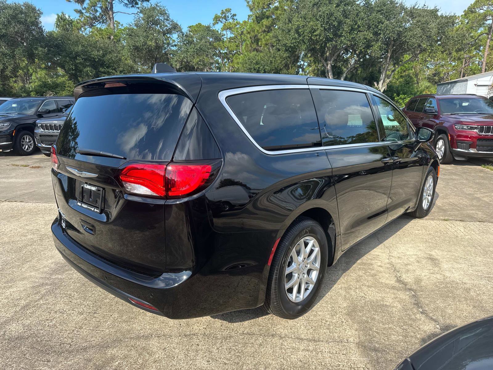 New 2026 Chrysler Voyager LX image 3