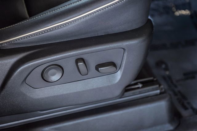 Used 2023 Chevrolet Suburban Premier image 28