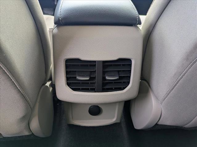 Used 2017 Ford Fusion SE image 16