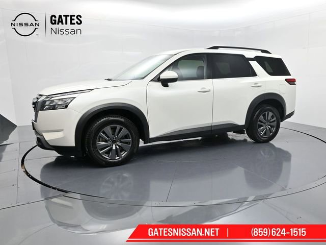Used 2024 Nissan Pathfinder SV image 4