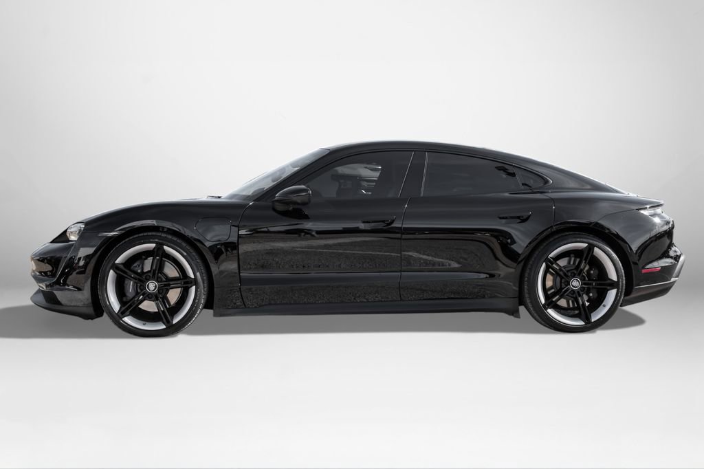 Used 2022 Porsche Taycan image 9