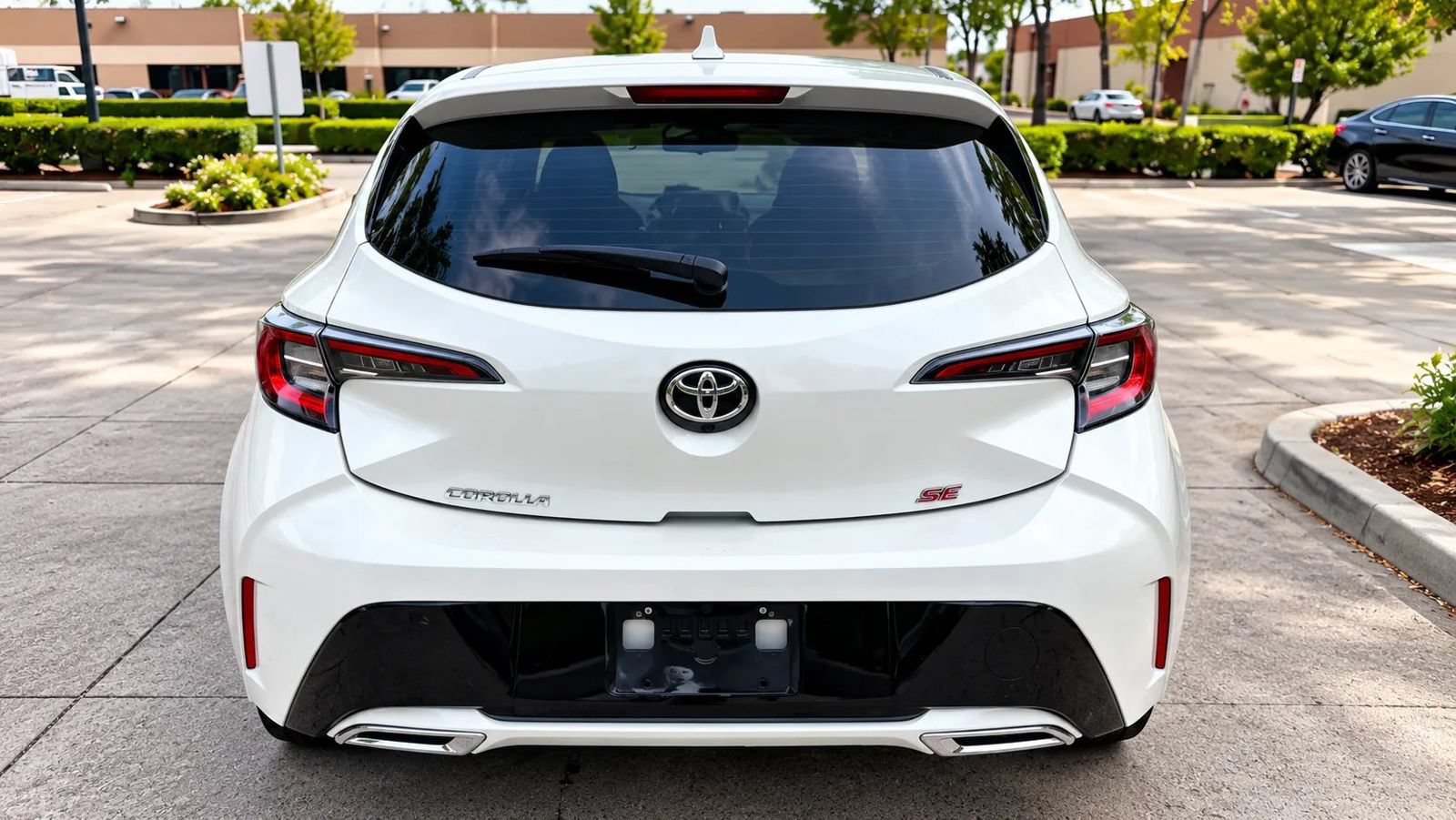 Used 2019 Toyota Corolla SE w/ Carpet Mat Package FWD image 6