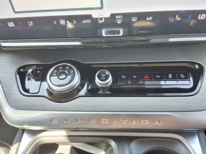 New 2025 Ford Expedition Platinum image 15