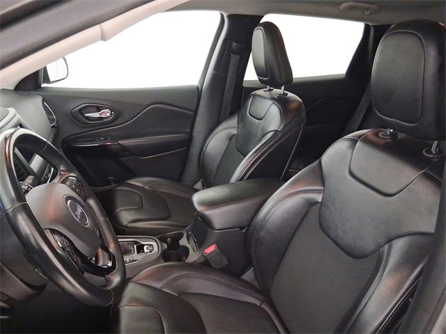 Used 2019 Jeep Cherokee Latitude Plus image 12