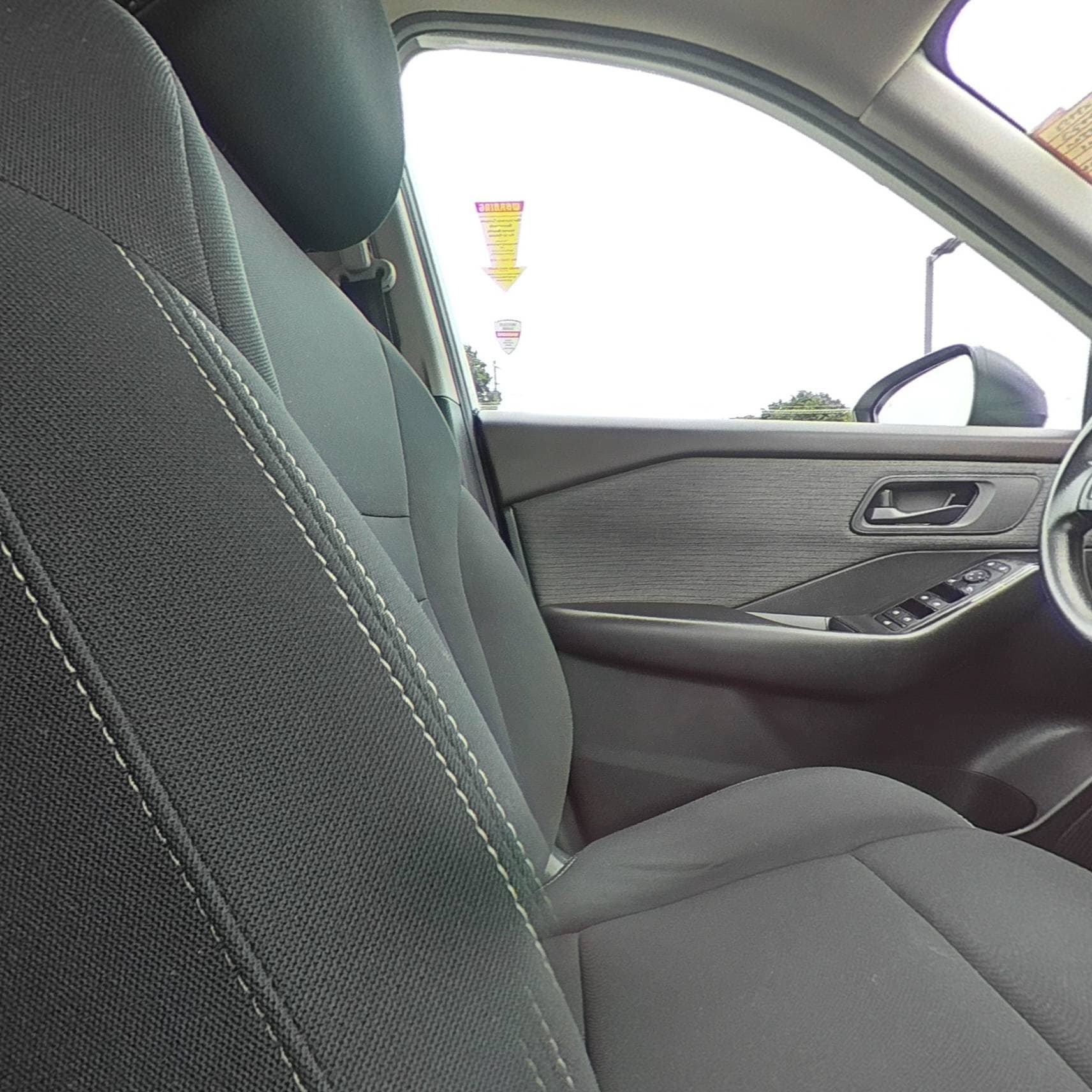 Used 2023 Nissan Rogue S AWD/4WD image 32