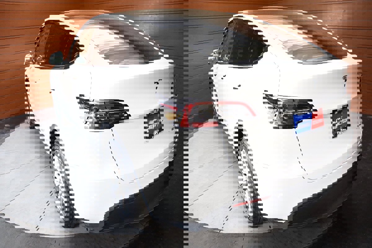 Used 2023 Tesla Model Y Long Range image 29