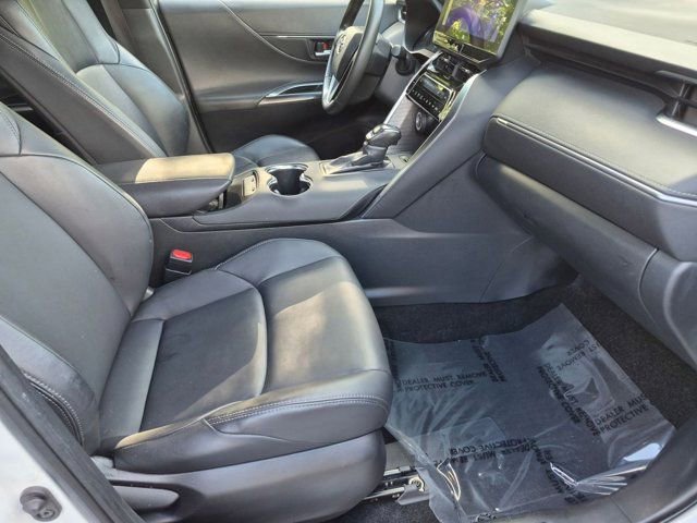 Used 2024 Toyota Venza XLE AWD/4WD image 19