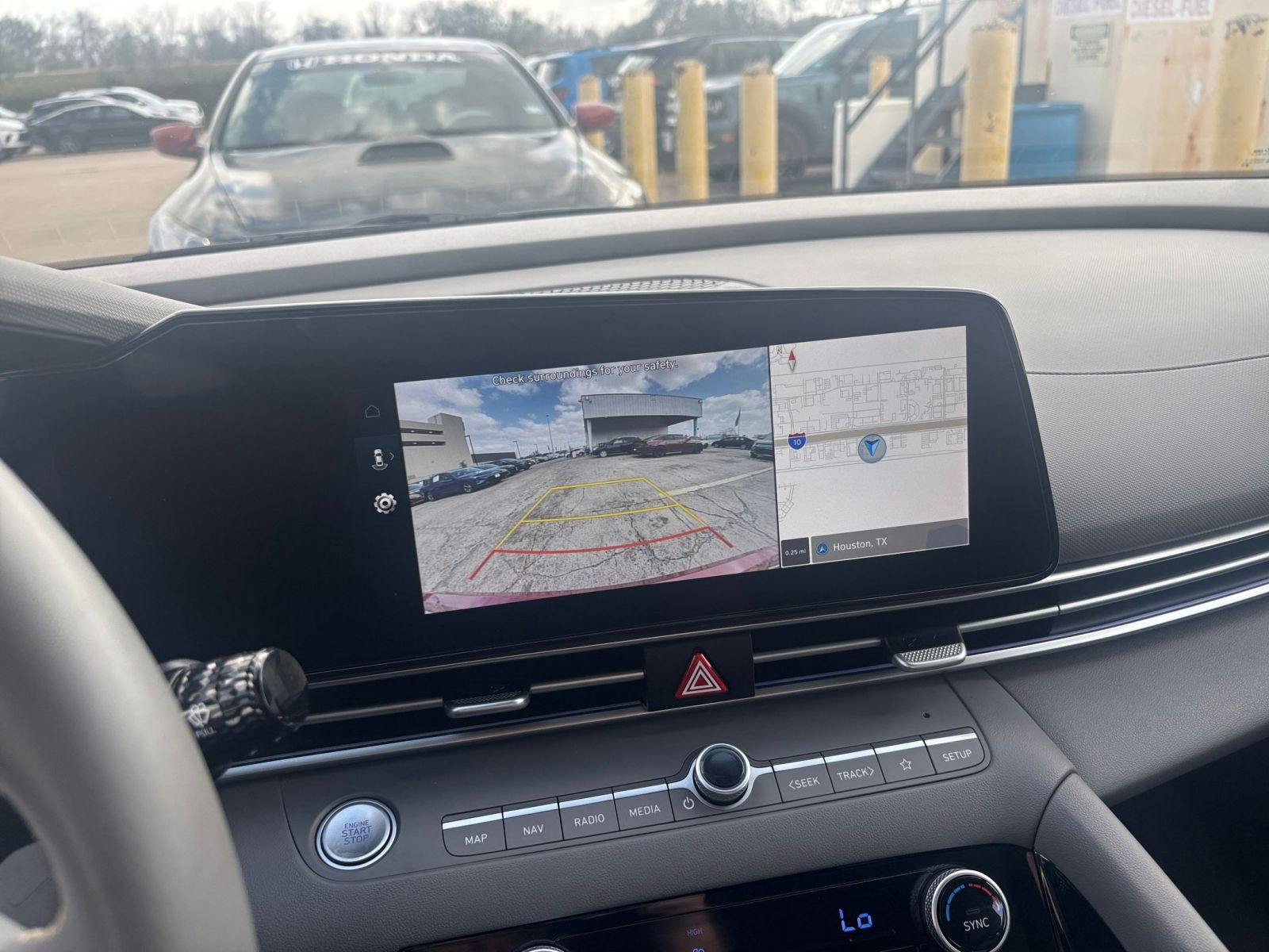 Used 2025 Hyundai Elantra SEL FWD image 23