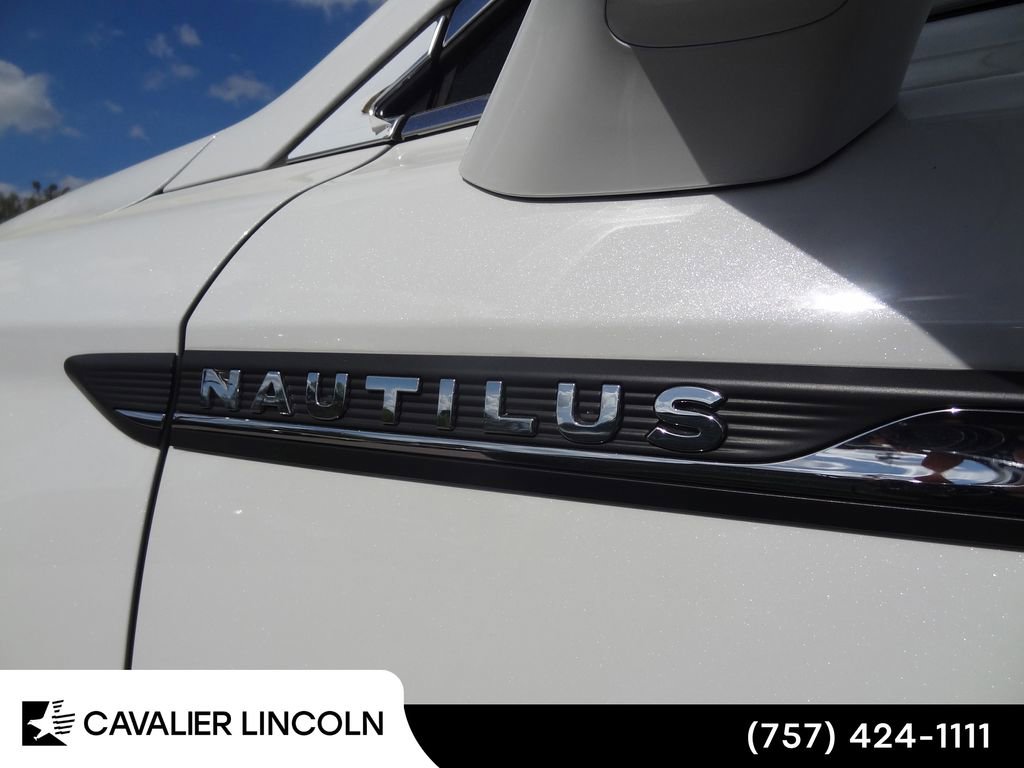Used 2022 Lincoln Nautilus FWD w/ Premium Package image 15