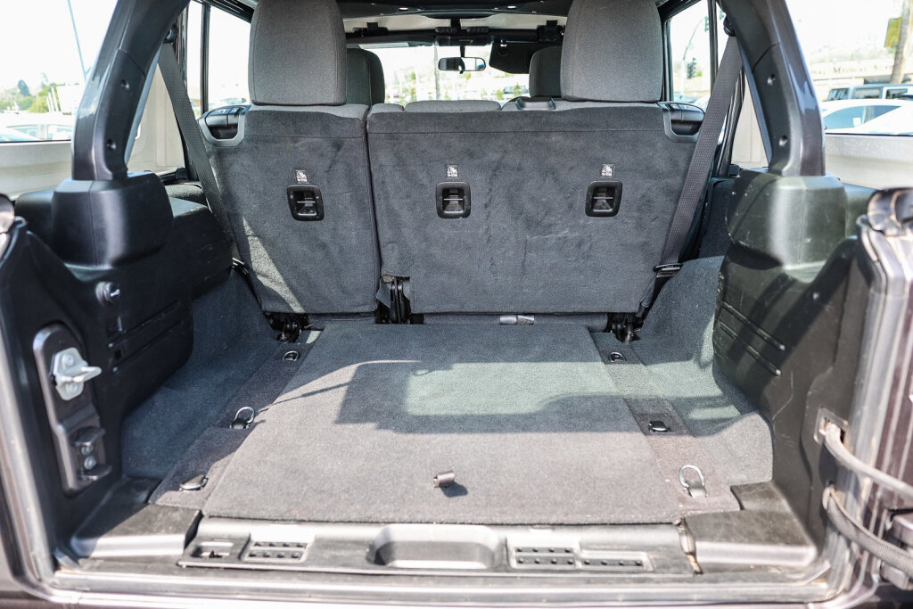 Used 2024 Jeep Wrangler Unlimited Sport AWD/4WD image 24