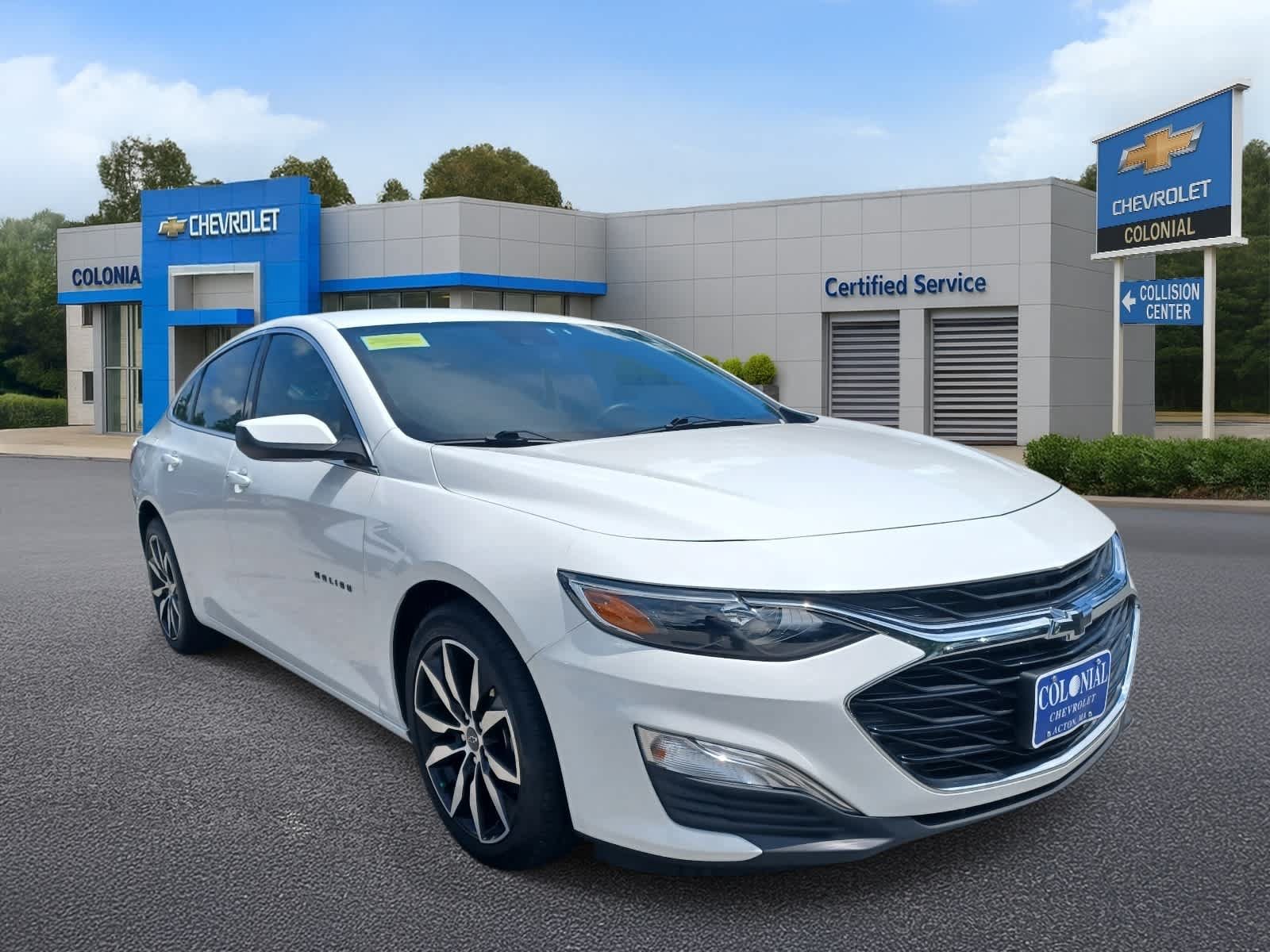 Used 2023 Chevrolet Malibu RS FWD image 2