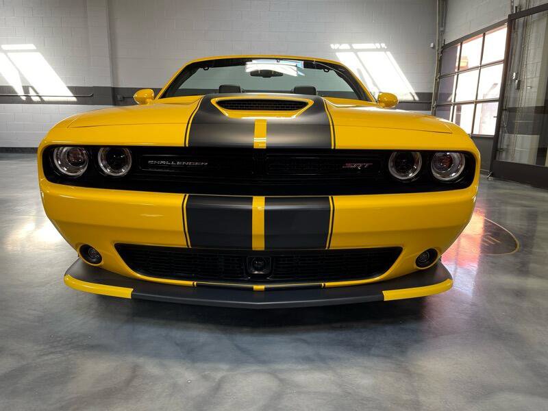 Used 2017 Dodge Challenger SRT w/ Technology Group image 5