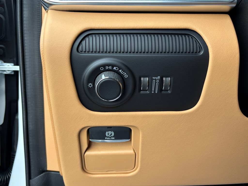 New 2026 Jeep Grand Wagoneer L Summit AWD/4WD image 31