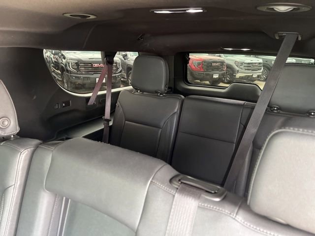 Used 2023 Chevrolet Suburban LT RWD image 12
