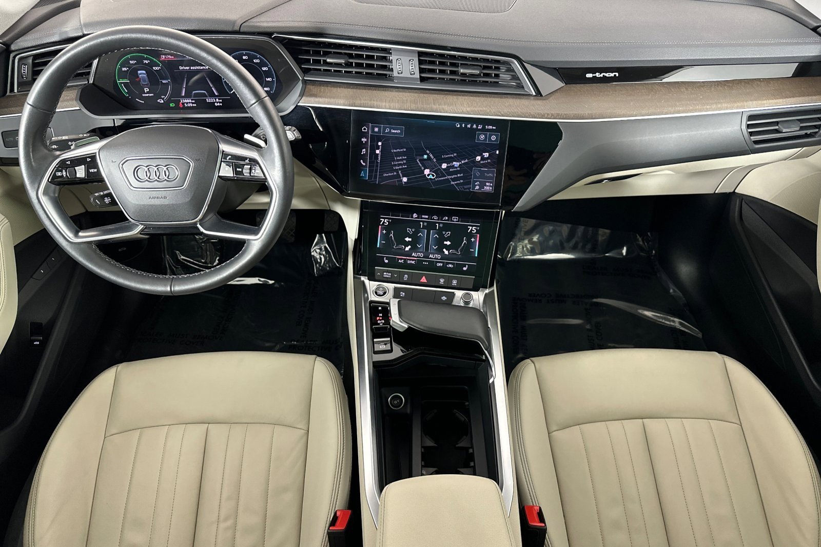 Used 2022 Audi e-tron Premium w/ Convenience Plus Package image 12