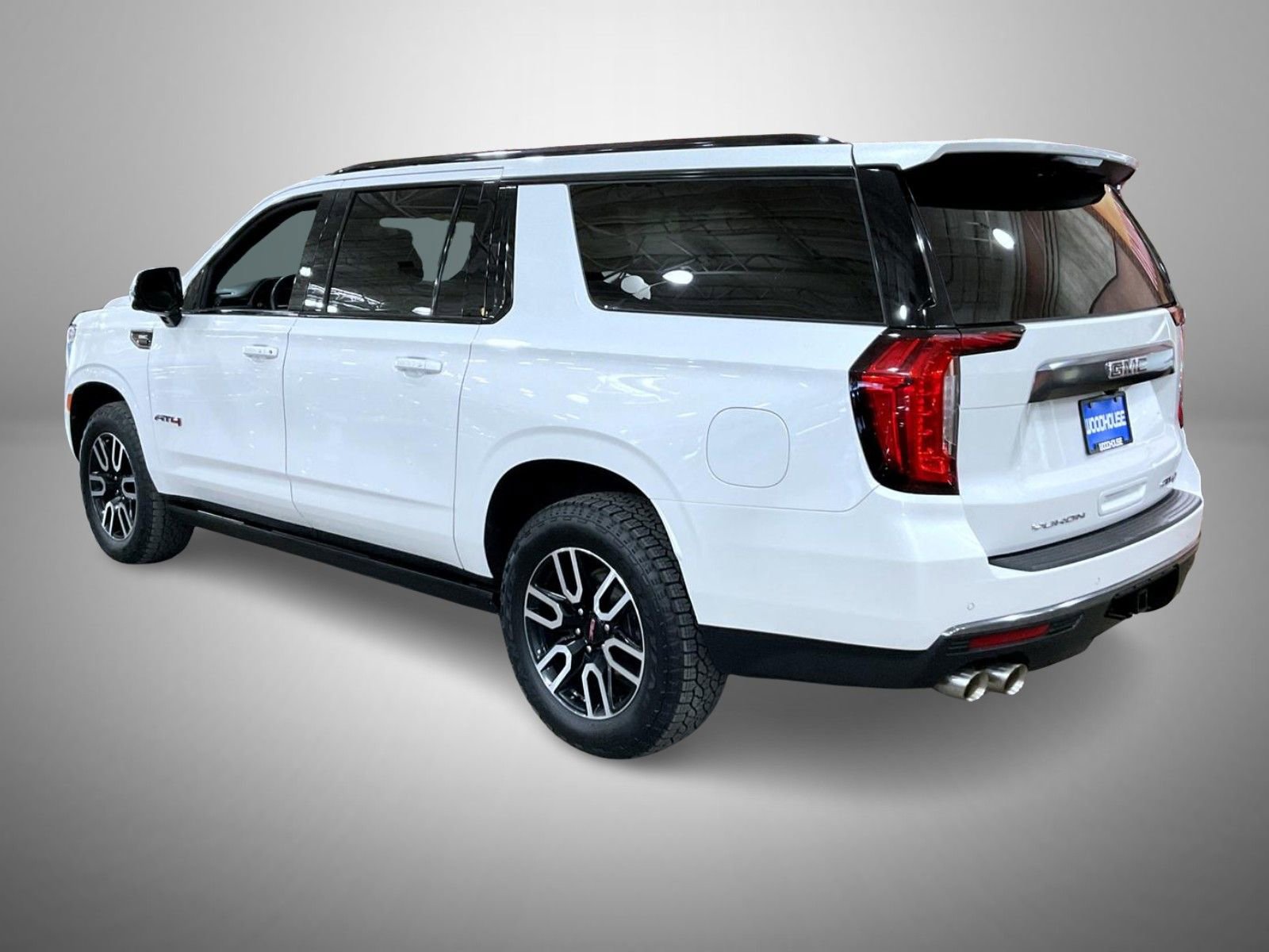 Used 2022 GMC Yukon XL AT4 image 7