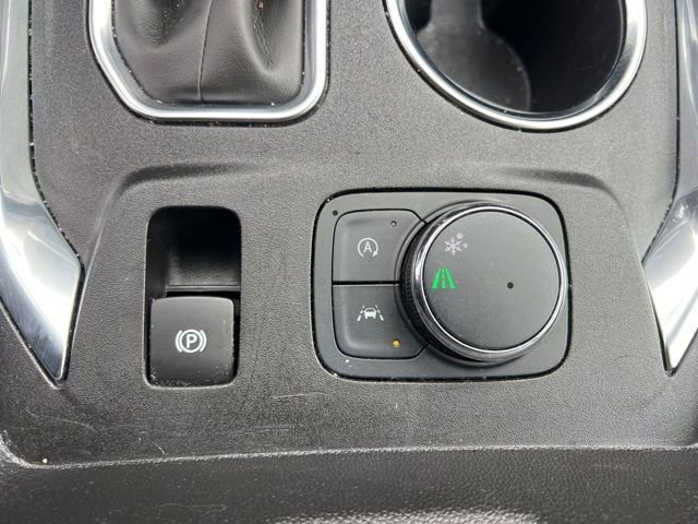 Used 2023 Chevrolet Traverse LS image 22