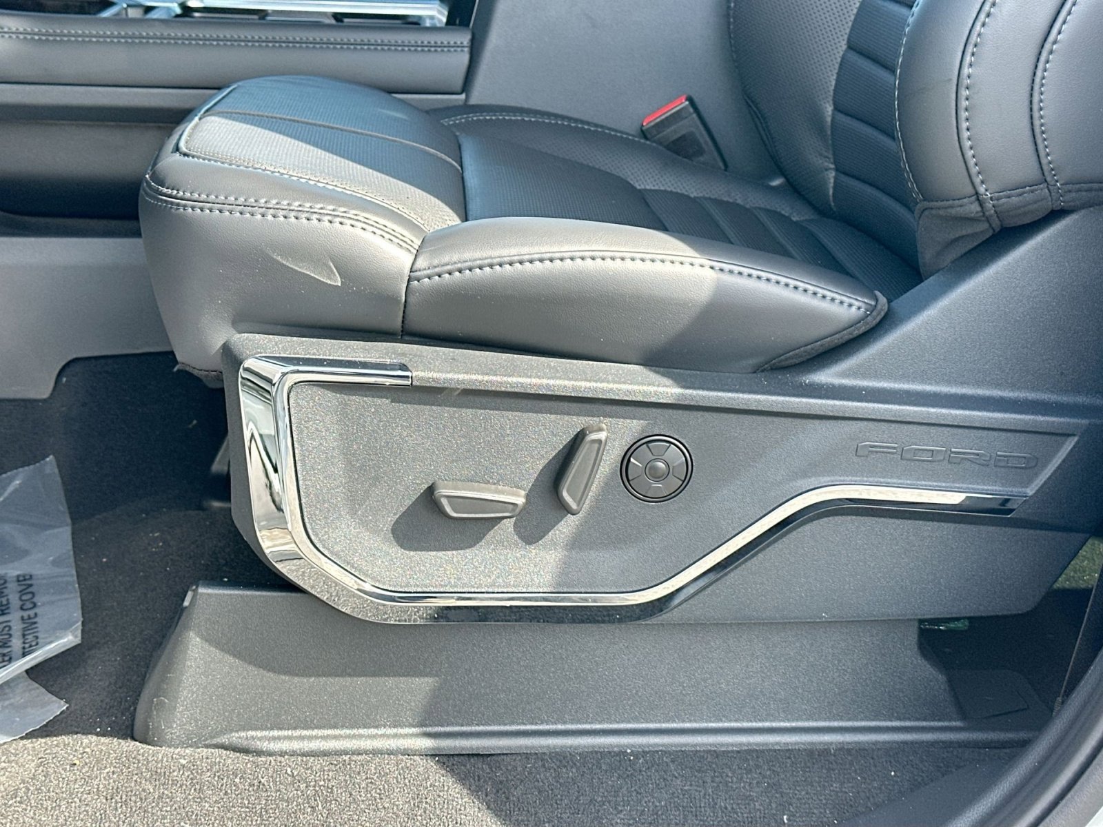 New 2026 Ford F250 Platinum w/ Tremor Off-Road Package image 14