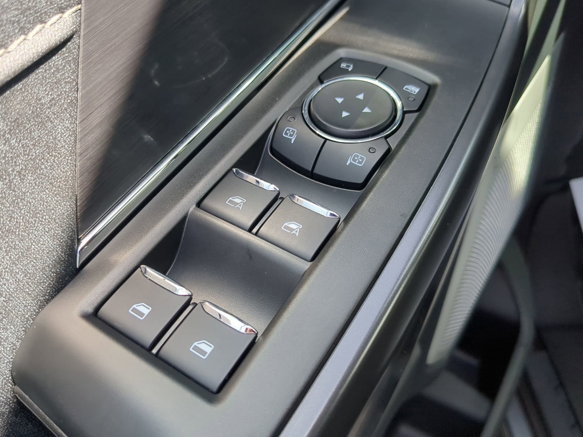 New 2025 Ford F150 Lariat w/ Equipment Group 502A High image 50