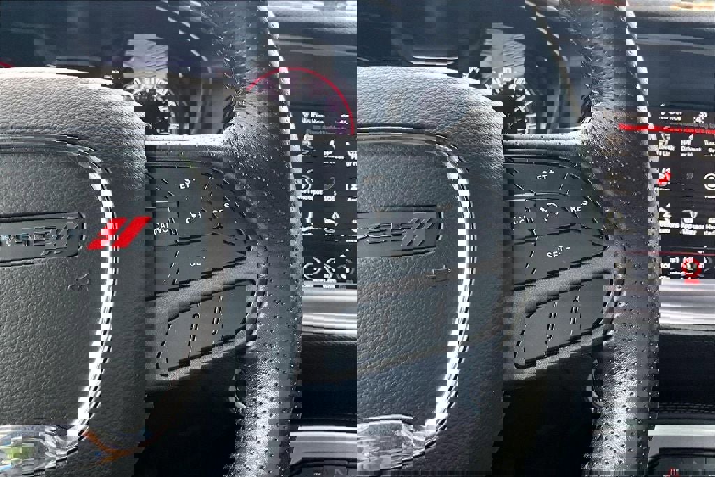 Used 2022 Dodge Challenger SXT w/ Driver Convenience Group image 22