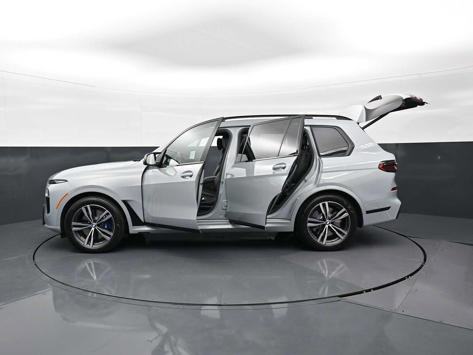 Used 2026 BMW X7 M60i AWD/4WD image 35