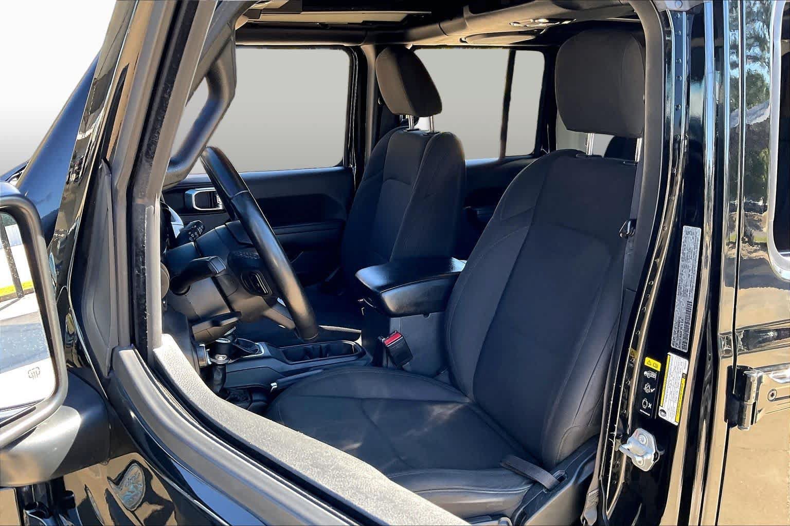 Used 2023 Jeep Wrangler Unlimited w/ Sun & Screen Package AWD/4WD image 8