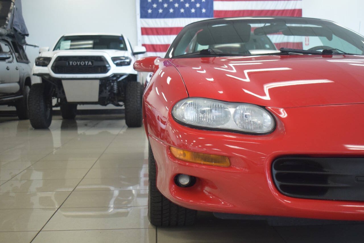 Used 2002 Chevrolet Camaro Z28 RWD image 11