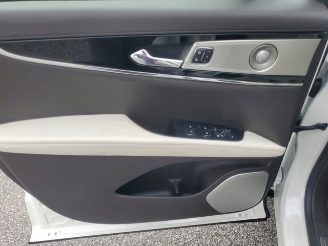 Used 2023 Lincoln Nautilus Black Label w/ Class II Trailer Tow Package image 9