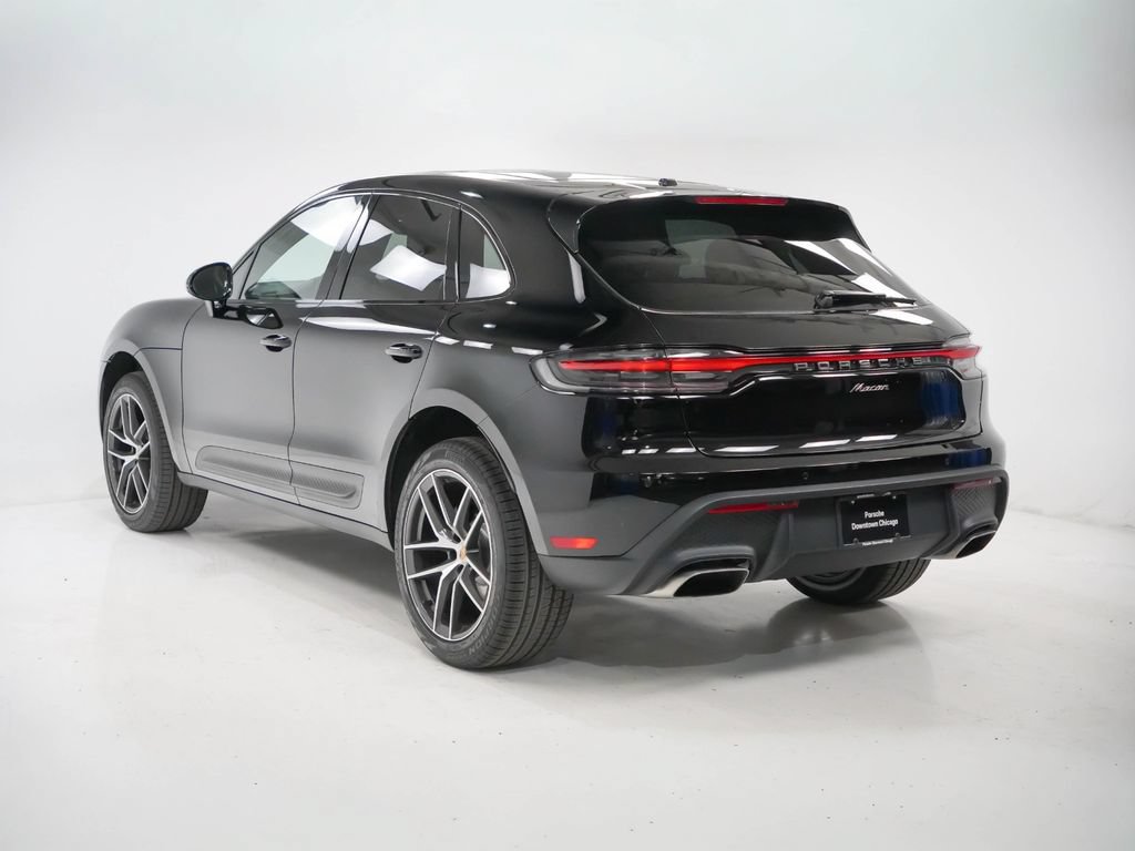 Certified 2026 Porsche Macan AWD/4WD image 3