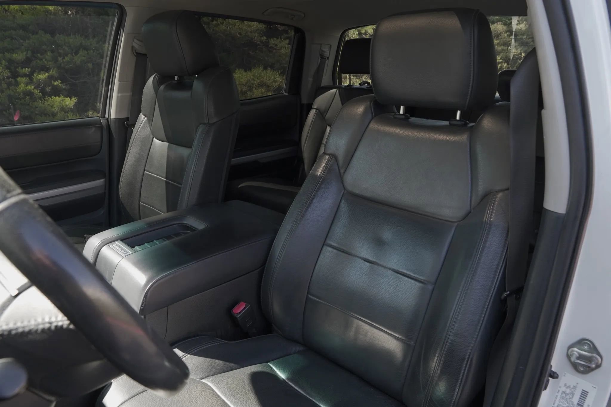 Used 2014 Toyota Tundra Limited w/ Limited Premium Package image 7