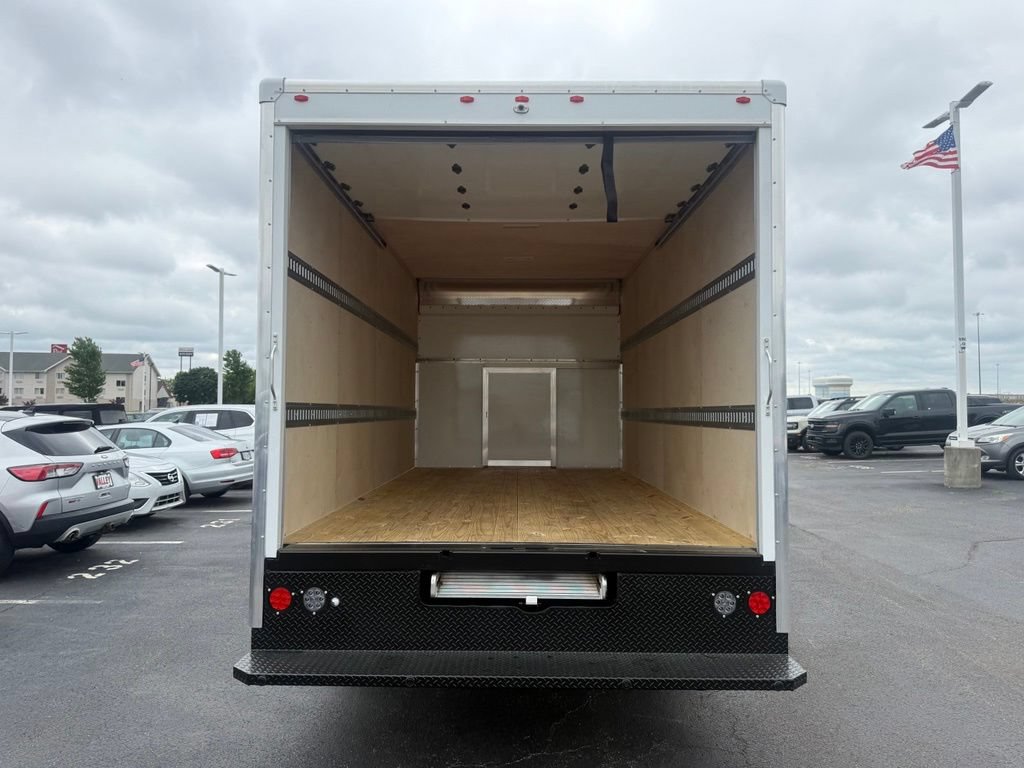 New 2027 Ford E-450 and Econoline 450 Super Duty w/ Power Equipment Group RWD image 32